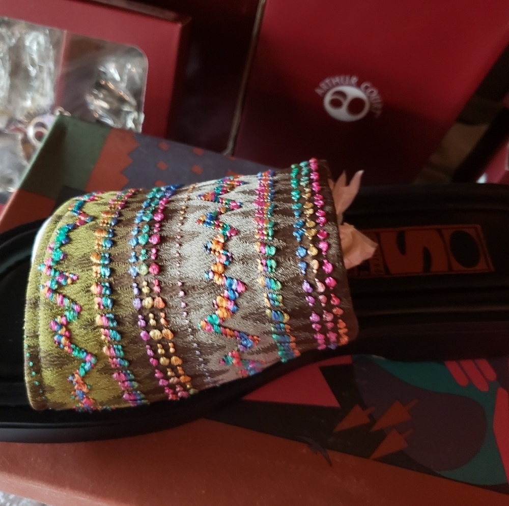 Vintage Art Effects Sole Inspired Sandals